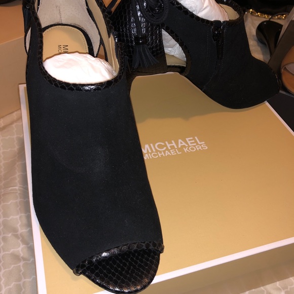 MICHAEL Michael Kors Shoes - Michael kors Jennings mid bootie